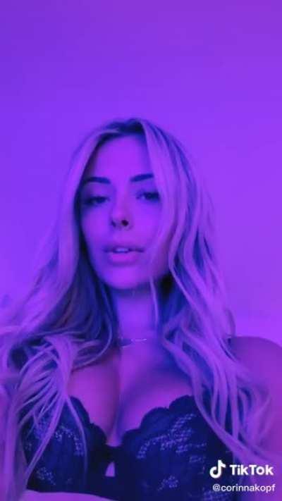 Corinna Kpof posing!💕