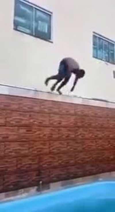 Don't dive like this