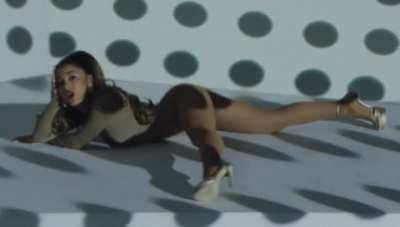 This is the video that made me jerk off to Ariana Grande for the first time