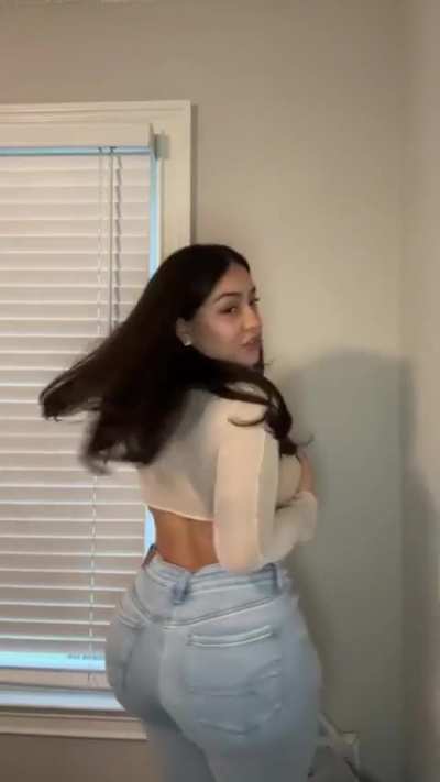 (Old Tiktok) I would pound her insane ass for days 😮‍💨
