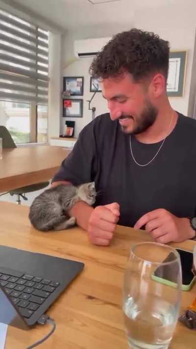 She only sleeps on daddy's arms 🥹