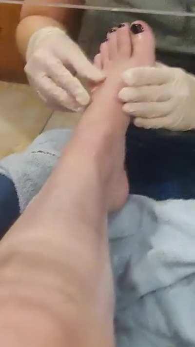 Hot wax on my fresh pedicurean!