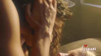 Ulrikke Falch & Tina Pour Davoy (Ligga - s01e03)