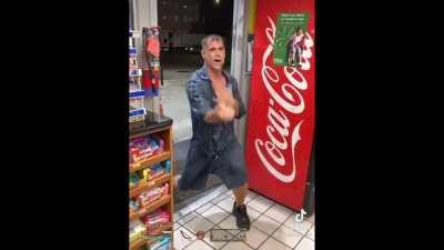 Friendly Crackhead Looking for a Duel