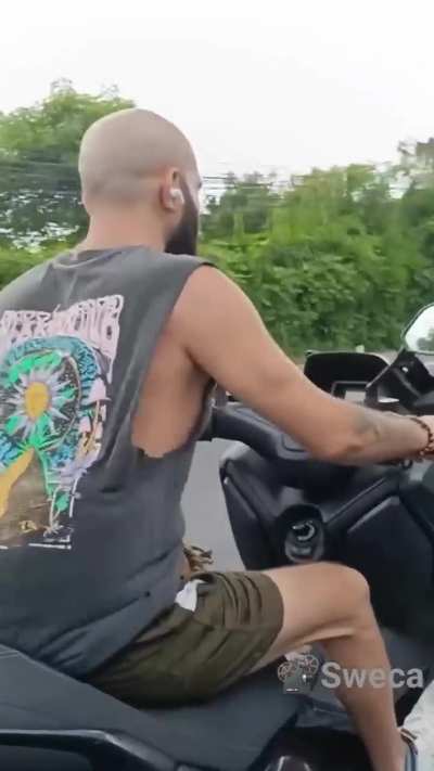 Bule gak terima ditegur