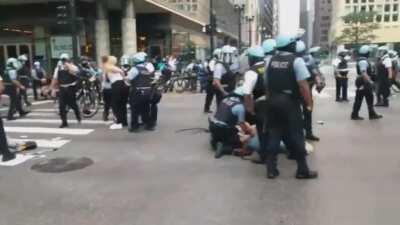 Chicago PD and federal agents laying down the law - 15th August 2020