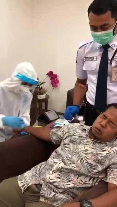 To stay calm during lab visit