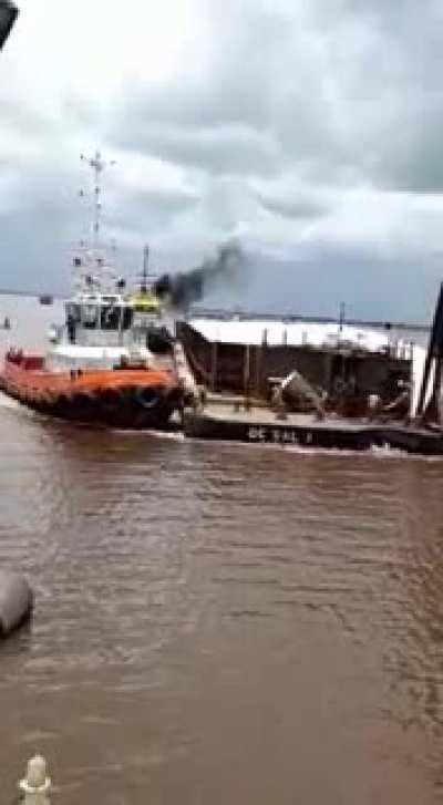 Underpowered tug can't keep barge from colliding with bridge. Guyana - 5th Sept, 2022