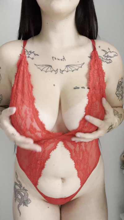 Saturday night is the perfect time for a hookup