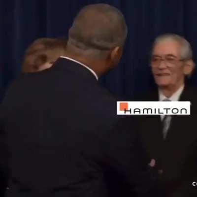 NIKO when entering a meeting