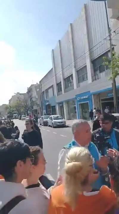 Denuncian que Policía de la Ciudad estaría filmando a los estudiantes de la UBA durante la toma