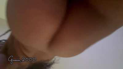 Come lay in bed with me 