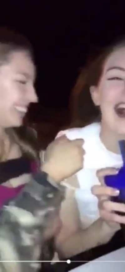 Hotties happy to flash!