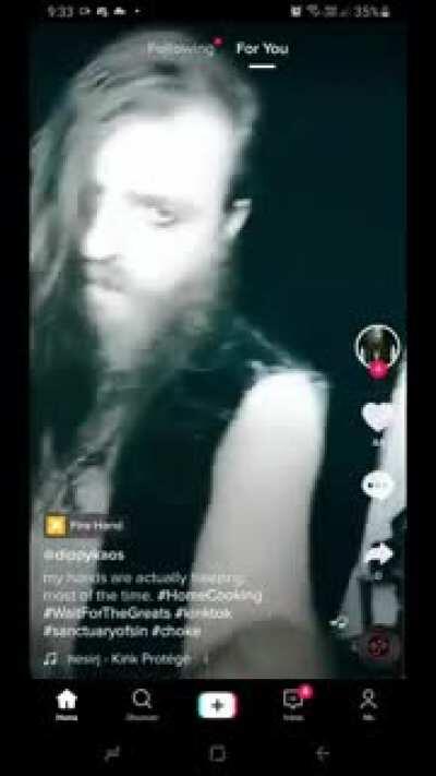 The hardest necklace you can wear is my hand 🔥🖐