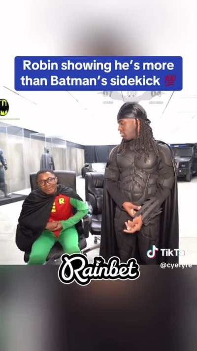 Robin showing he's more than a side kick