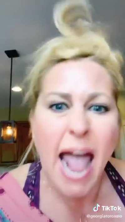 Just downloaded tiktok today & this is by far my favorite one 😂 she full sends it