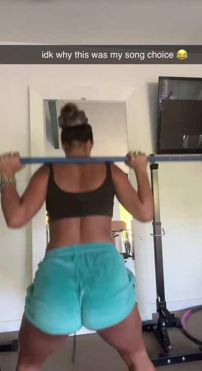 Sommer working out Snap August 2023