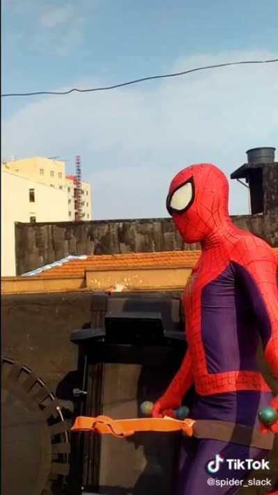 F por el spidey 😯😔😭