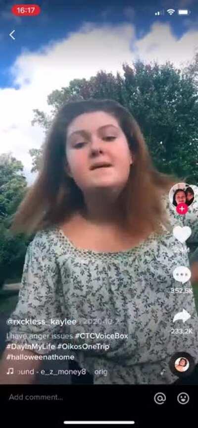 POV you work at McDonalds and accidentally got her a BBQ dip instead of ranch