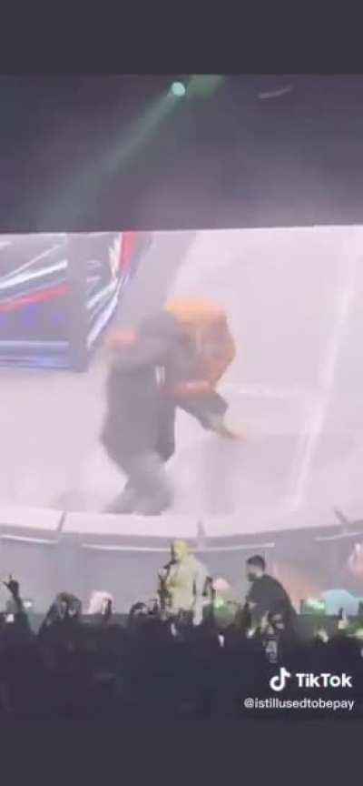 Durk lame asl. This supposed to be him beating up yb in the vid