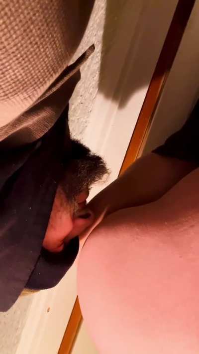 It’s been way to fucking long since I text this pathetic little fart slave, so I text him and got him to come to my front door, literally farted in his little worm face then shut the door for him to drive home with the stink of my ass across his face 😈💅🏻🍑