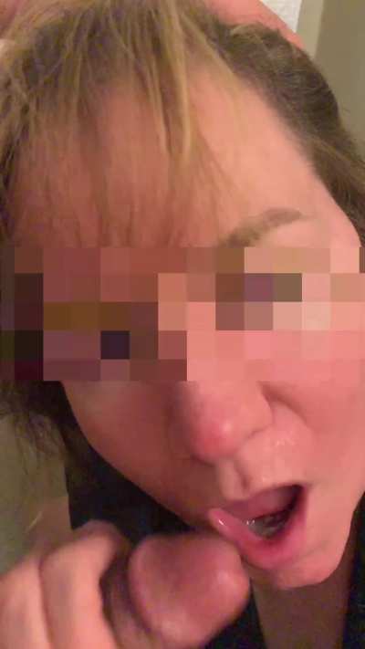 Cockslap and using her whole face