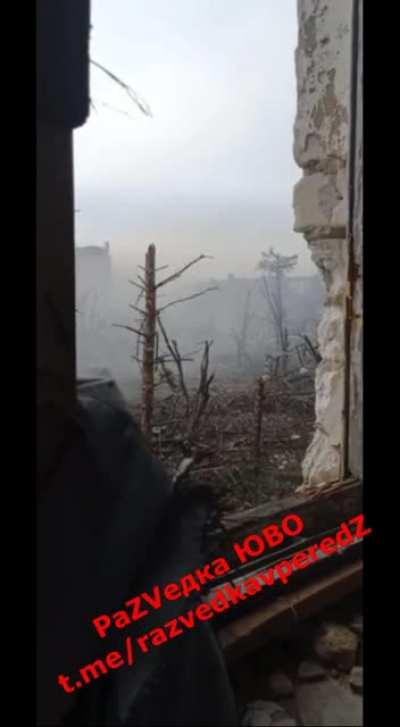 RU pov: Tank allegedly hits UA position right after what looks to be a muzzle flash reveals UA position