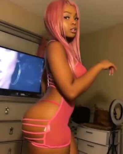 Still will fuck her brain loose 😊🍑