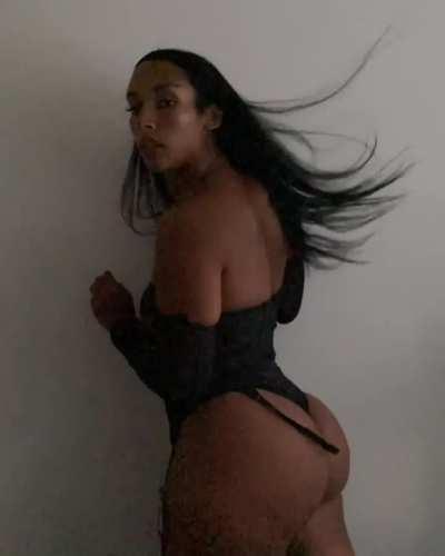 Naomi Sharon - Drake Allegedly Ruined her marriage