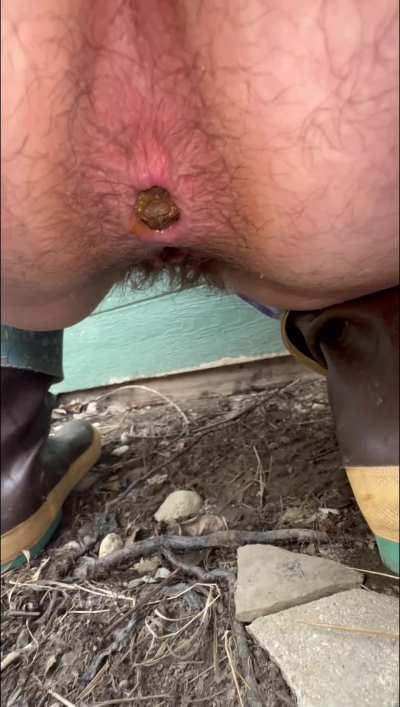 Wifey had to poop before work yesterday morning so had her go outside 