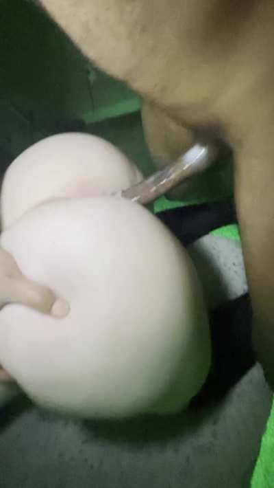 The way he is gripping my ass and pounding my pussy like that had me leaking 🤤🤤