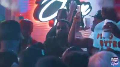 mary j blige n lil kim was there to party with the baddest baddies