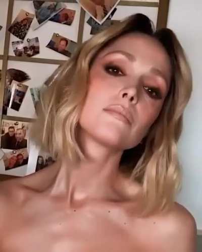 Rose Byrne - more poses 