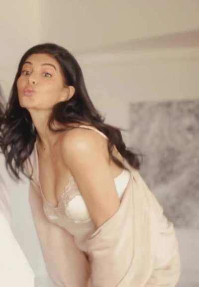 Jacqueline Fernandez (Sherox workout BTS)