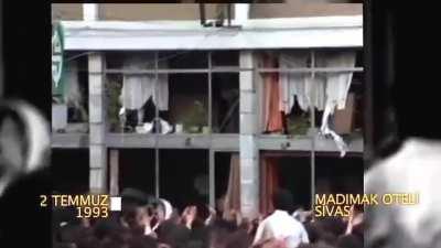 Bunlar ISID teröristi degil, bunlar bati oyunlari, gizli israil ajanlari degil. Bunlar senin komsularin, bakalci amca, kasap, kuyumcu. Bunlar gercek Müslüman, bunlar gercek ISLAM