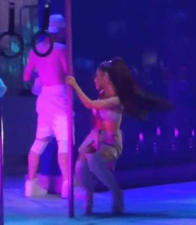 Spreading her legs while doing a slut drop🤤