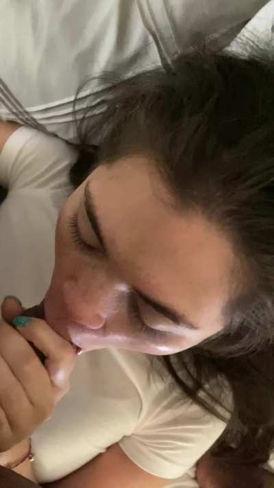 Asian hottie knows how to take a care of the balls