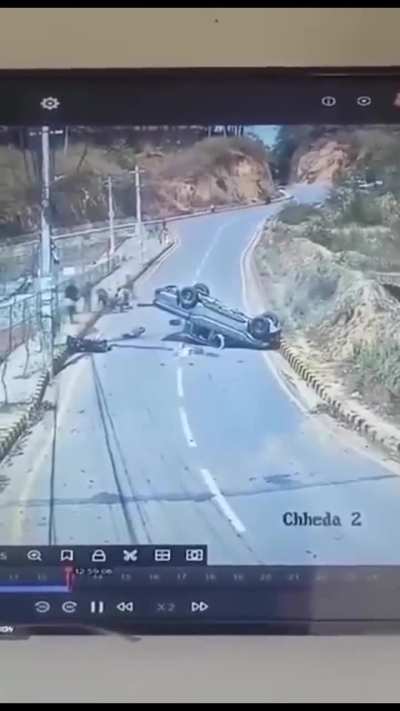 आज होलीको दिन केहिबेर अगाडि गुण्डूको छेडामा भएको दुर्घटनाको डरलाग्दो दृश्य !