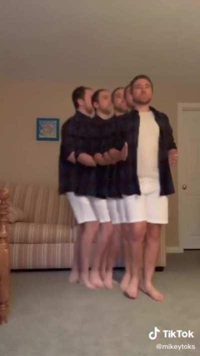 Best use of this filter I’ve ever seen 👋🏽🍑