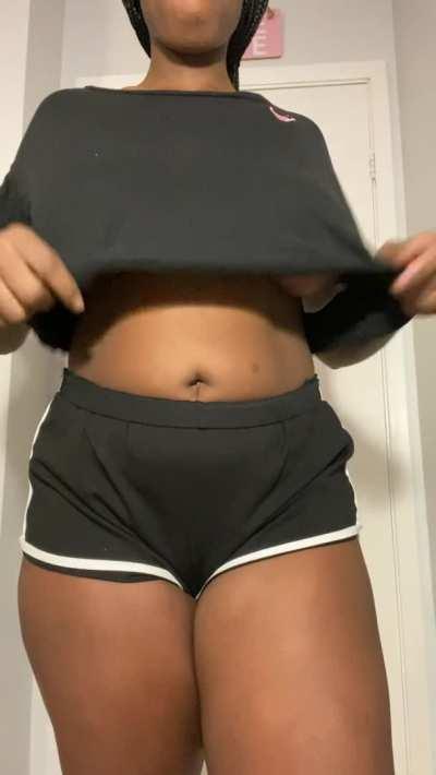 Searching for a cuddle buddy 🤪