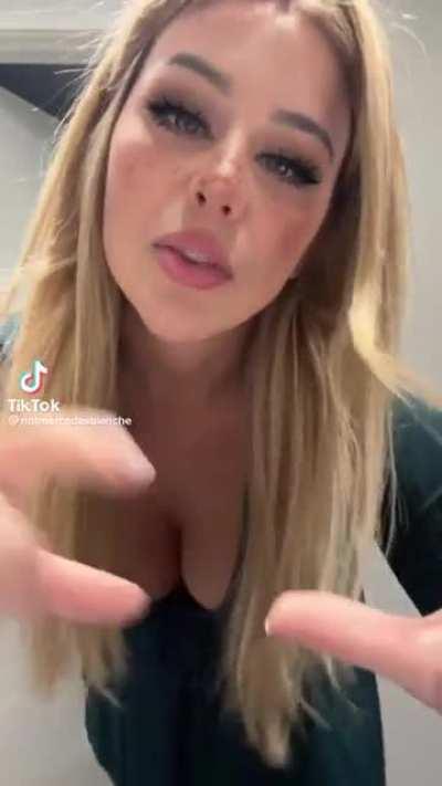 Hanging fruits(missmercedesblanche)