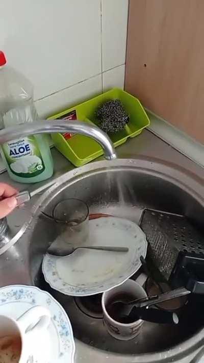 Yo cuando juan se pone a explicar si la chaqueta de su amigo era marrón durante 8 minutos