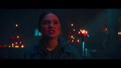 Heart Eyes (2025): female villain head cut off