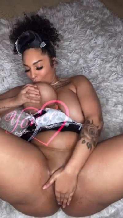 Freaky Maid 🍈🍈🍑🐱🤤😍❤️😻