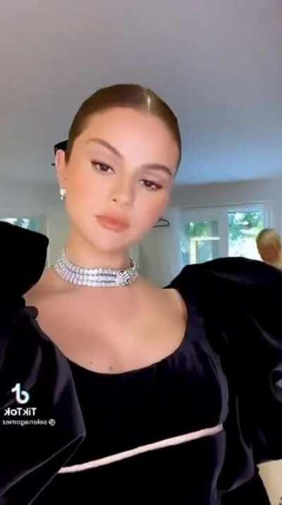 Sunday Selena Mix Fix