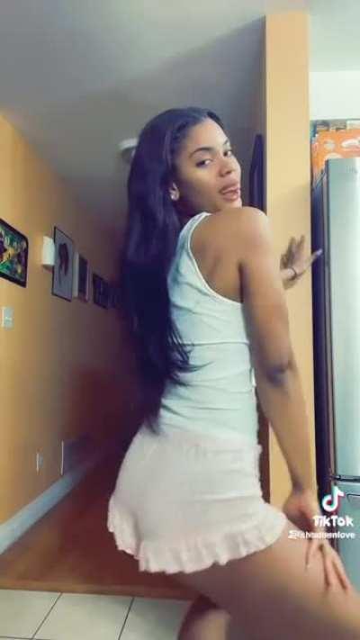 This bootie jiggle nice