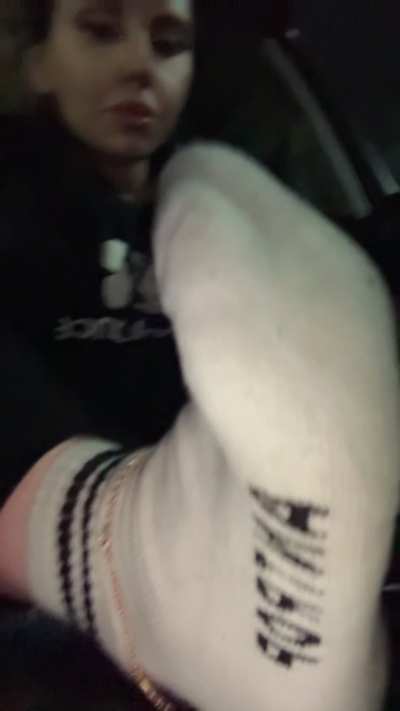 Take a turn smelling this stinky size 6 new balance