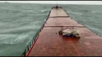 17th of January 2022 cargo ship snaps in half, happened in turkey