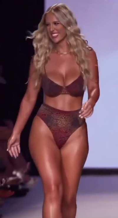 Blonde model jiggles