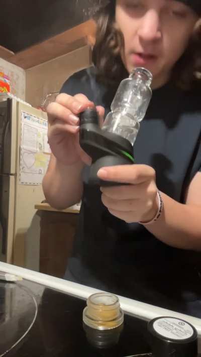 Some strawberry shakedown live rosin